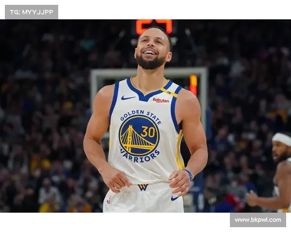 库里关键时刻爆发砍下28分勇士逆转战胜开拓者118比111